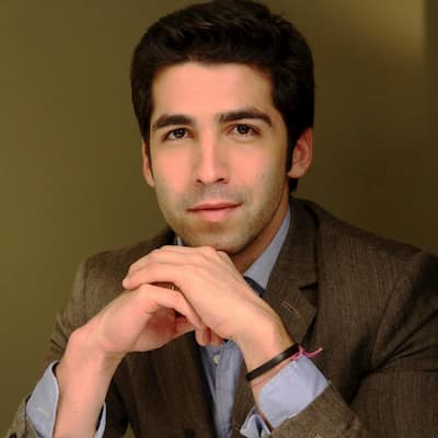 CBS News Correspondent Jonathan Vigliotti Photo