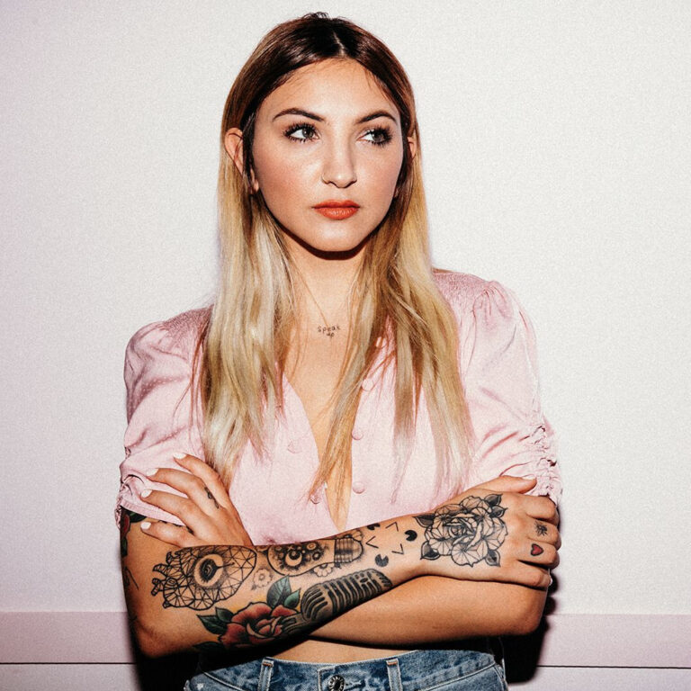 Julia Michaels Bio, Wiki, Age, Height, Parents, Boyfriend, Collabs
