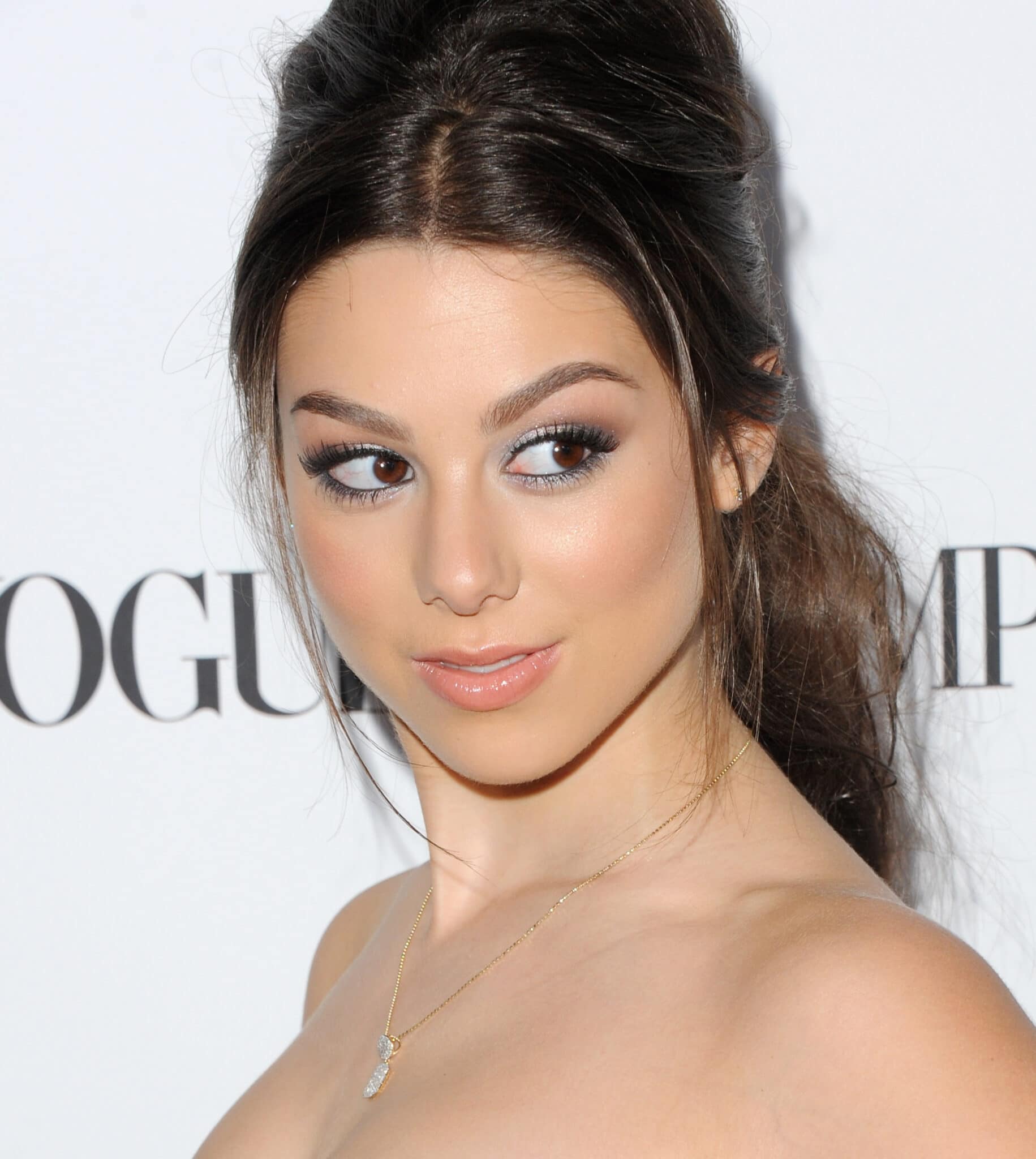 Kira Kosarin (TV Actress) - Age, Birthday, Bio, Facts, Family, Net Worth,  Height & More