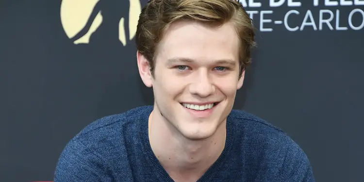 Lucas Till Crushes on Taylor Swift | Photo 117951 - Photo Gallery | Just Jared Jr.