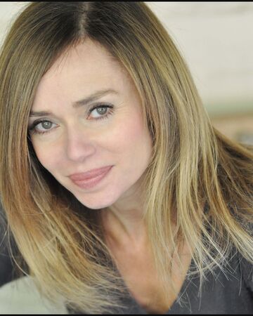 Vanessa Angel Photo.
