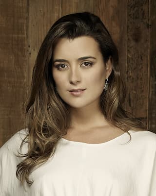 Cote de Pablo Photo