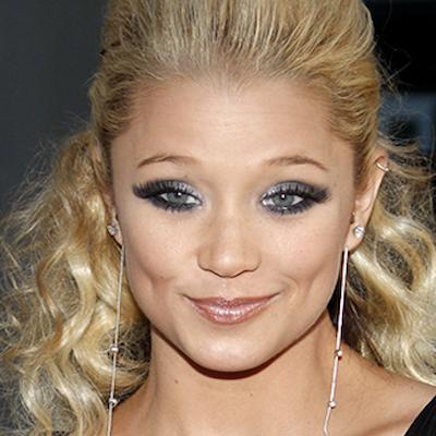 Kristen Renton Photo