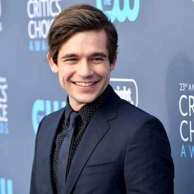 Jason Ralph Photo