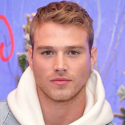 Actor and Model Matthew Noszka Photo