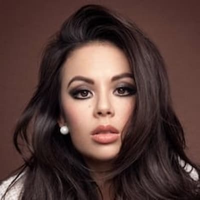 Janel Parrish Photo 