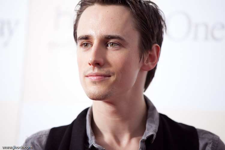 Reeve Carney Photos