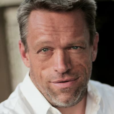 Brian Thompson Photo