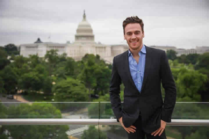 Erich Bergen Photo