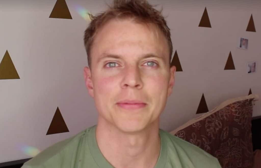 Drag Queen Courtney Act Image