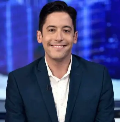 Michael Knowles photo