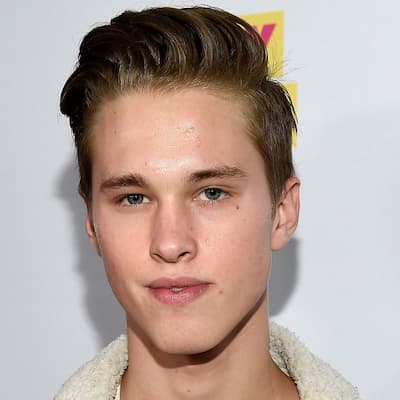 Singer Ryan Beatty Photo