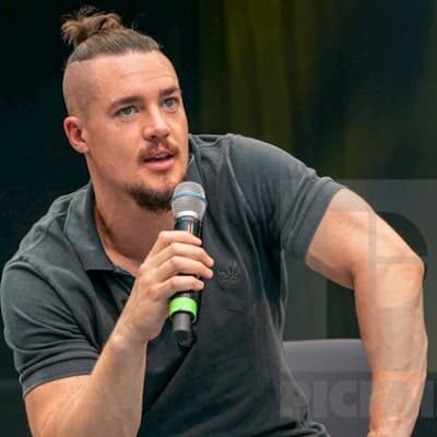 Alexander Dreymon Image