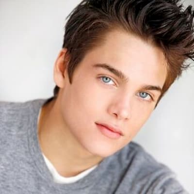 Dylan Sprayberry photo