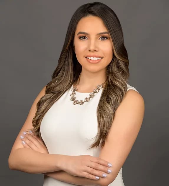 NBC2 news reporter Briana Fernandez photo