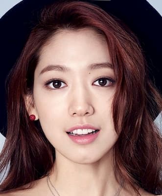 Actress and Singer Park Shin-hye Photo