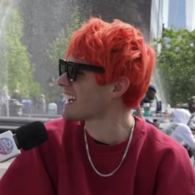 Awsten Knight Photo