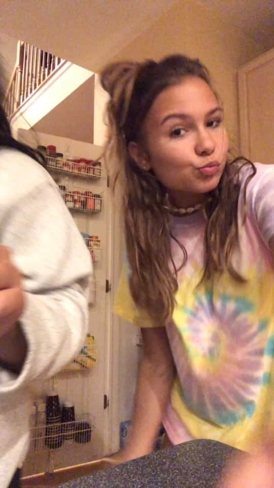 Ester Dobrik (David Dobrik's Sister) Bio, Wiki, Age, Height, Boyfriend