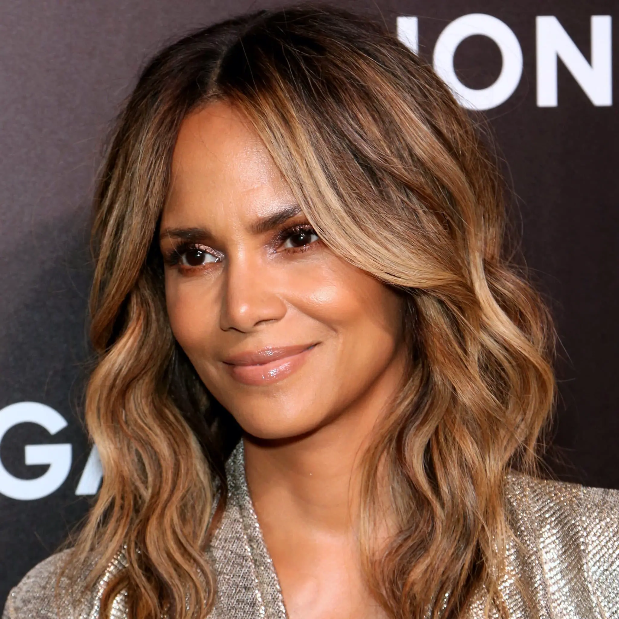 Halle Berry Movies Bio Age Height Husband Spouse Kids Daughter Catwoman Net Worth And Tv Shows