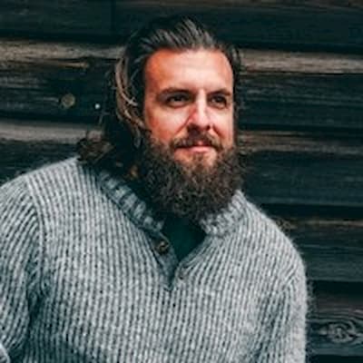 Nick Koumalatsos Photo