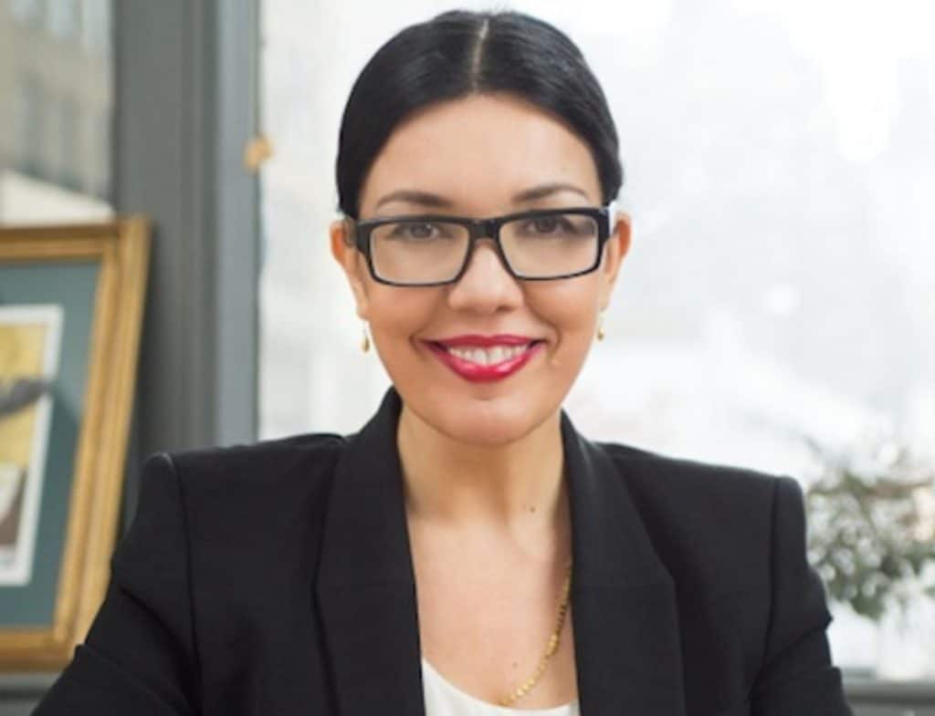 Sarah Barnett Photo