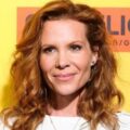 Robyn Lively Photo