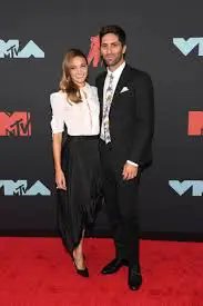 A photo of Laura Perlongo with her husband Nev Schulman