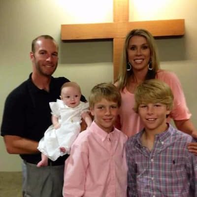 Sara Thomas Husband photo