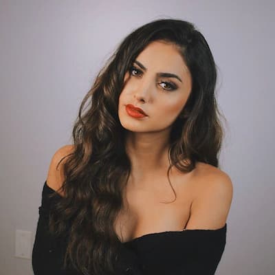 YouTube Star and Beauty Guru Joanna Marie Photo