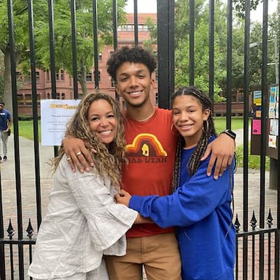 Paloma Hostin with her Mother and Brother Photo
