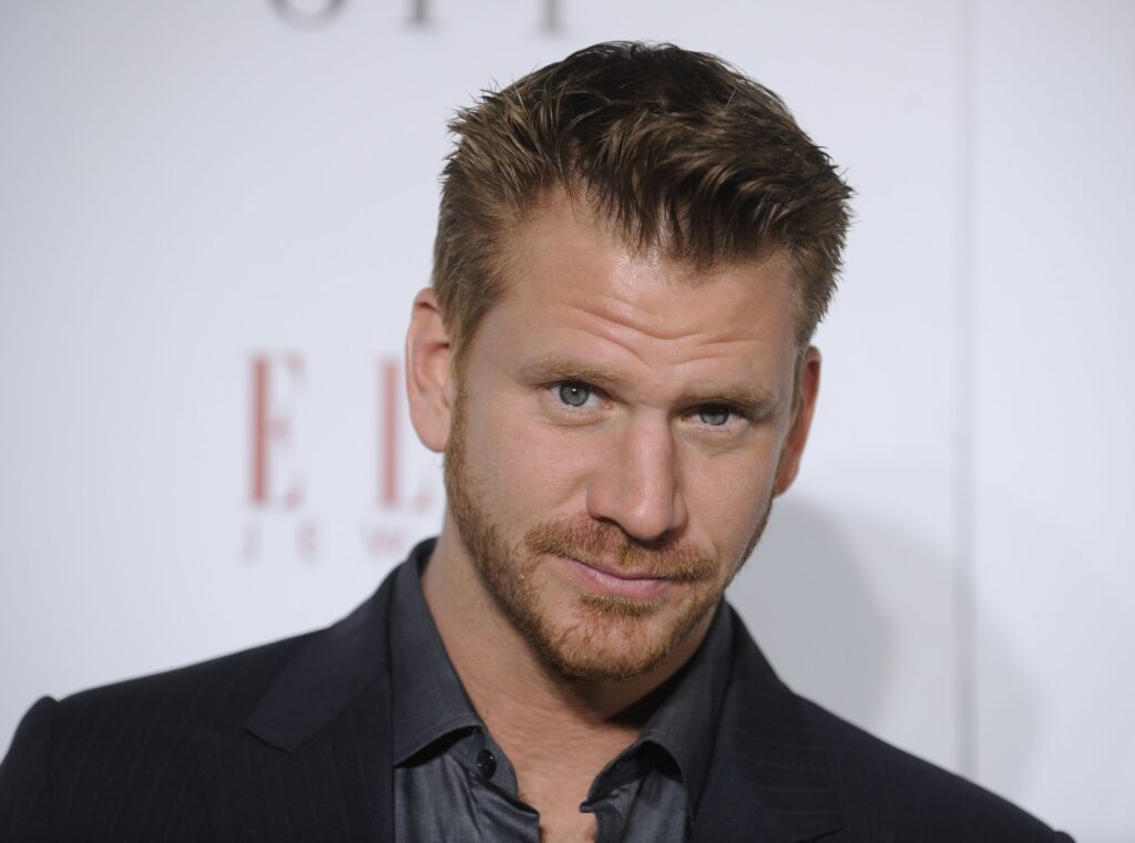 Dash Mihok Photo