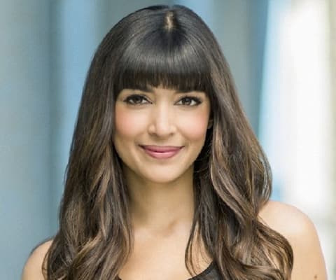 Hannah Simone Photo