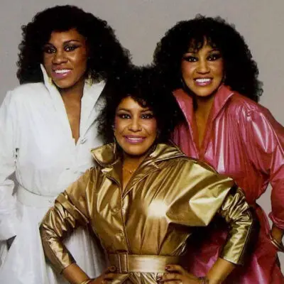 Wanda Hutchinson with The Emotions sisters