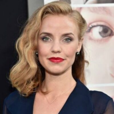 Kelli Garner Image