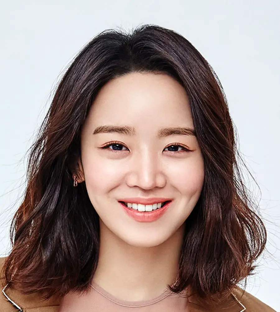 Shin Hyesun Bio, Wiki, Age, Height, Parents, Boyfriend, Mr. Queen, Drama, and Net Worth