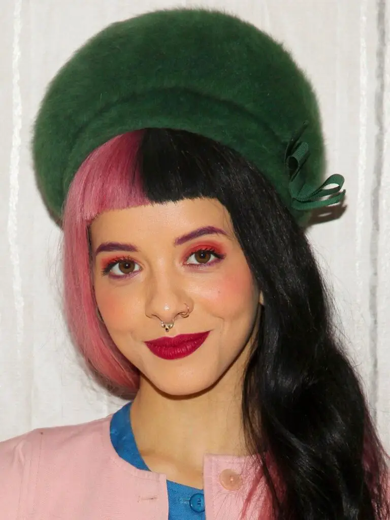 Melanie Martinez Net Worth InformationCradle