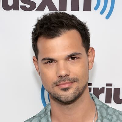 Taylor Lautner Photo