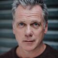 Erik Thomson Image