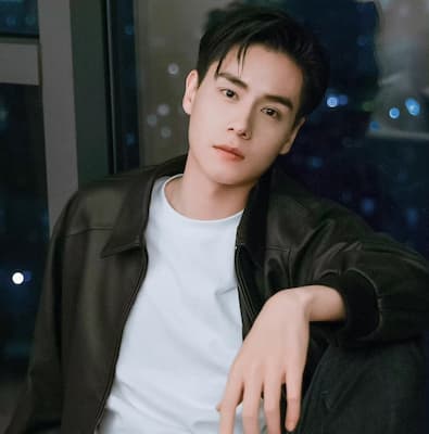 Hu Yitian Photo